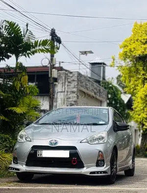 Toyota Aqua 2015 Car (Used)