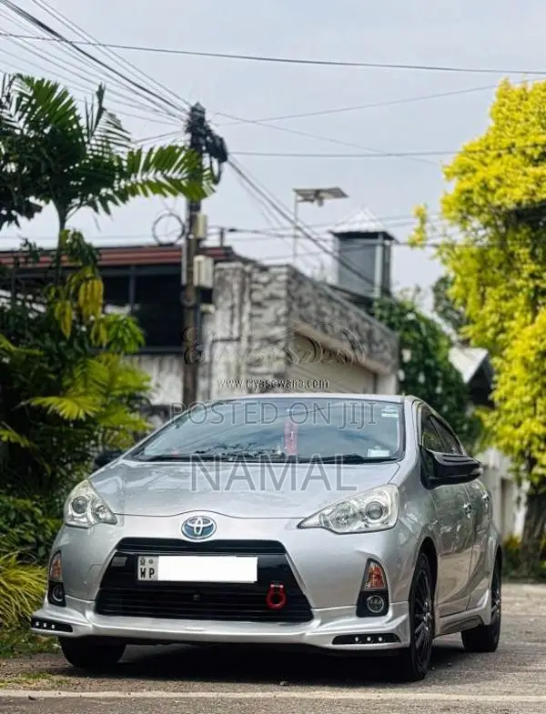 Toyota Aqua 2015 Car (Used)