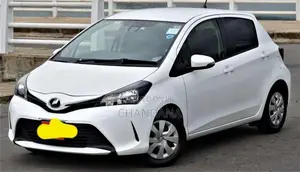 Toyota Vitz 2015 Car (Used)