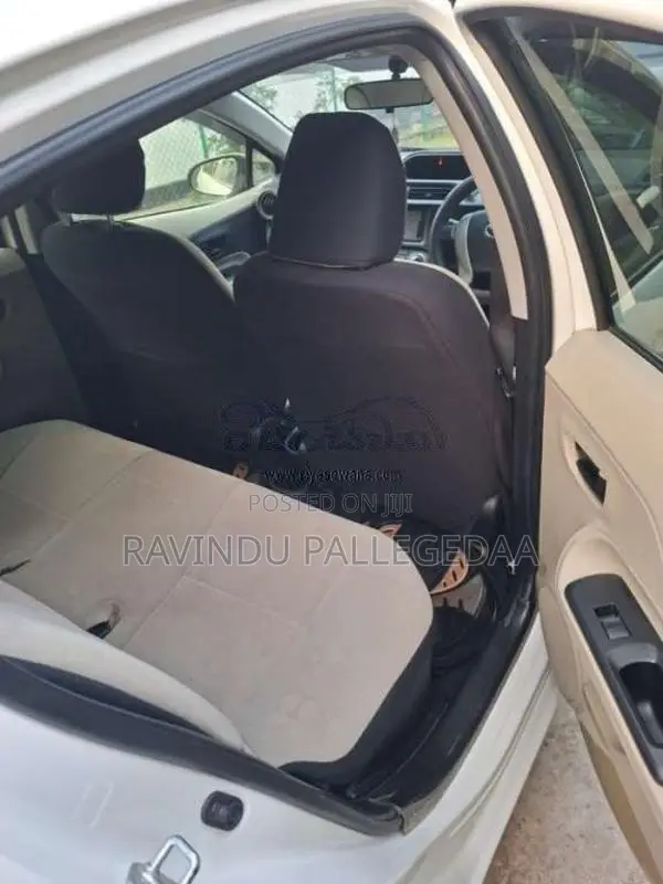 Toyota Aqua 2014 Car (Used)