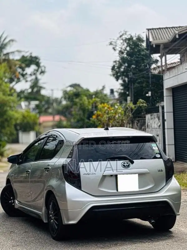 Toyota Aqua 2015 Car (Used)