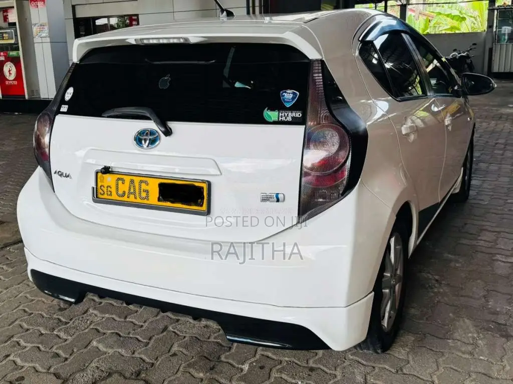 Toyota Aqua 2012 Car (Used)