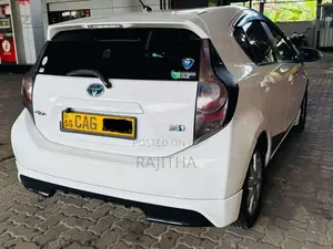 Toyota Aqua 2012 Car (Used)