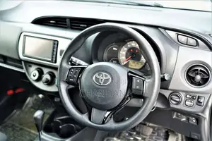 Toyota Vitz 2015 Car (Used)