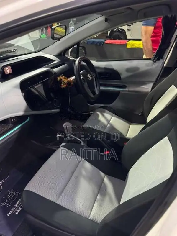 Toyota Aqua 2012 Car (Used)