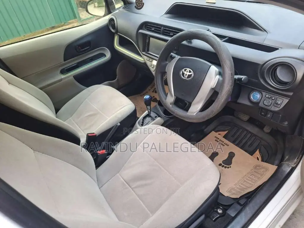 Toyota Aqua 2014 Car (Used)