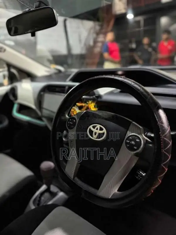 Toyota Aqua 2012 Car (Used)