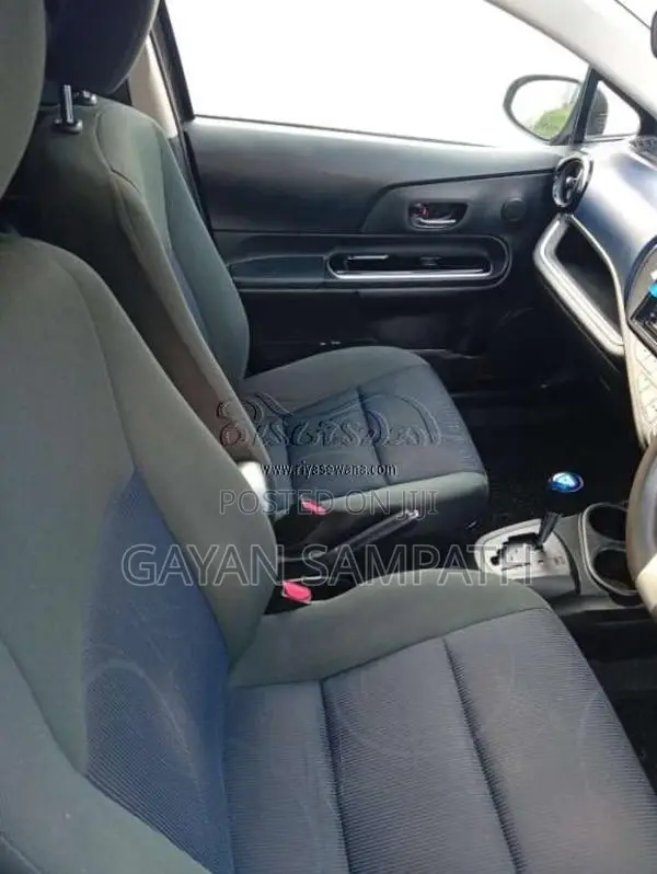 Toyota Prius C Aqua 2014 Car (Used)