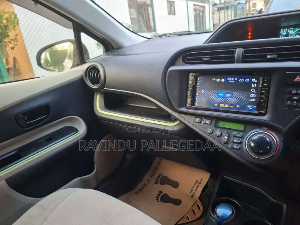 Toyota Aqua 2014 Car (Used)