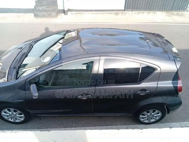Toyota Prius C Aqua 2014 Car (Used)