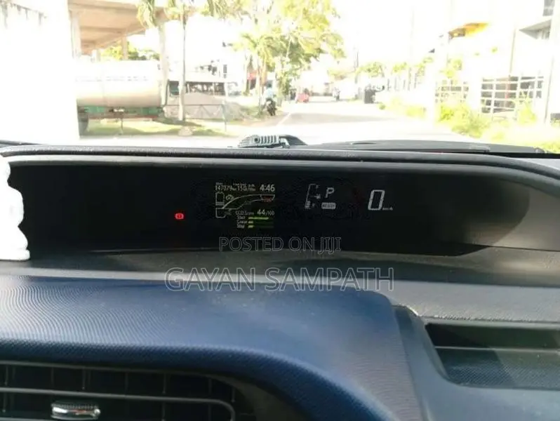 Toyota Prius C Aqua 2014 Car (Used)