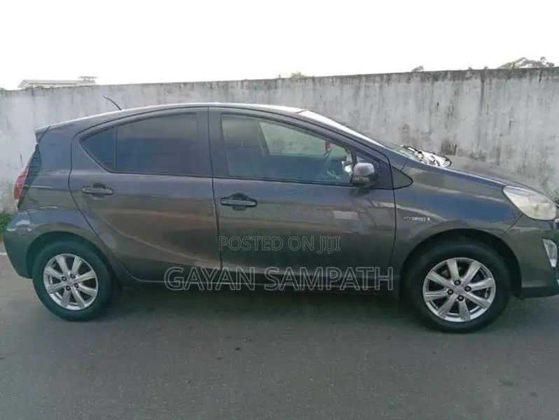 Toyota Prius C Aqua 2014 Car (Used)