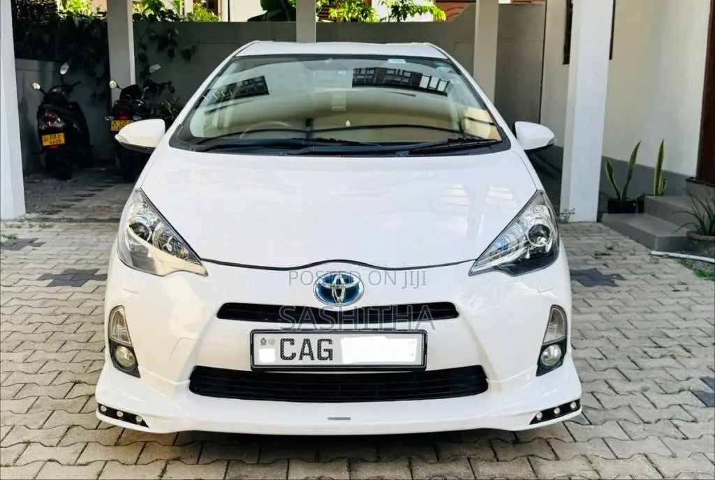 Toyota Aqua G Limited 2012 Car (Used)