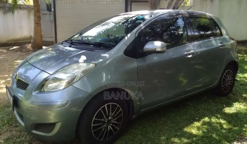 Toyota Vitz 2008 Car (Used)