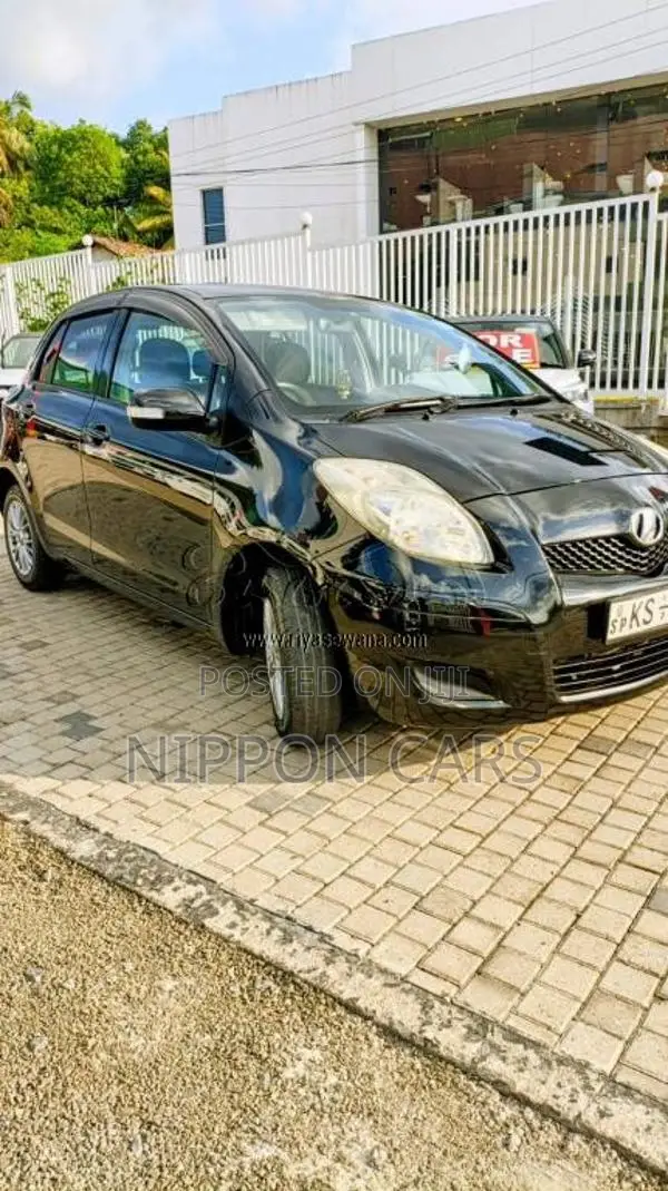 Toyota Vitz 2010 Car (Used)