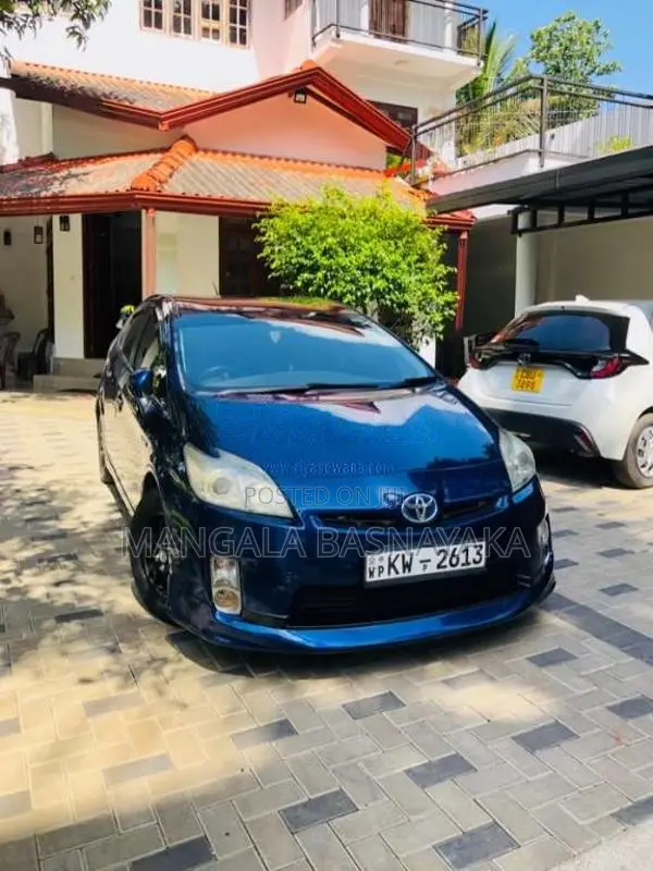 Toyota Prius 2011 Car (Used)