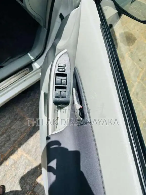 Toyota Prius 2011 Car (Used)