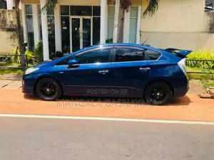 Toyota Prius 2011 Car (Used)
