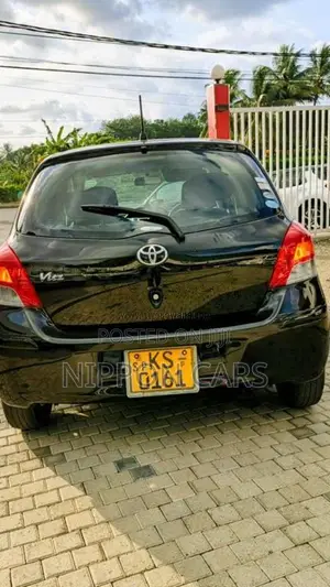 Toyota Vitz 2010 Car (Used)