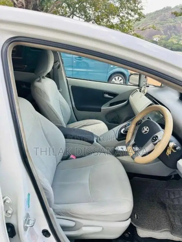 Toyota Prius 2011 Car (Used)
