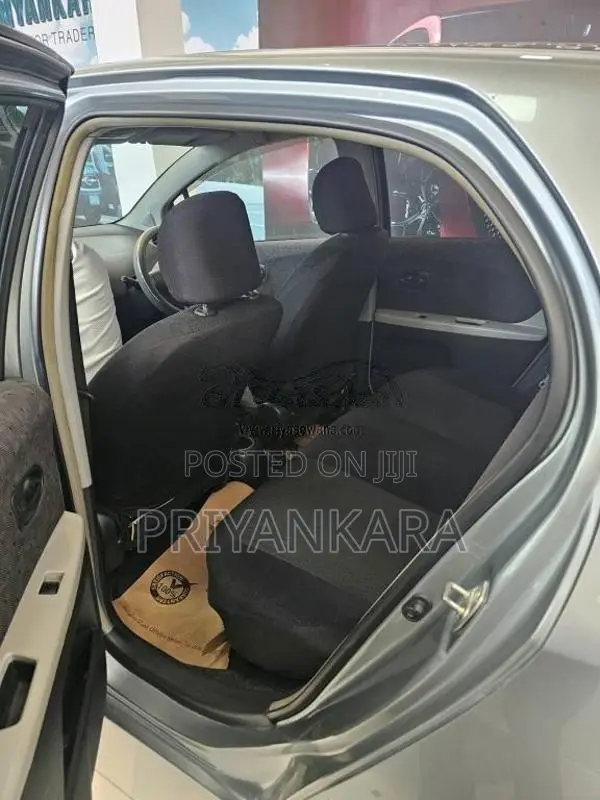 Toyota Vitz 2008 Car (Used)