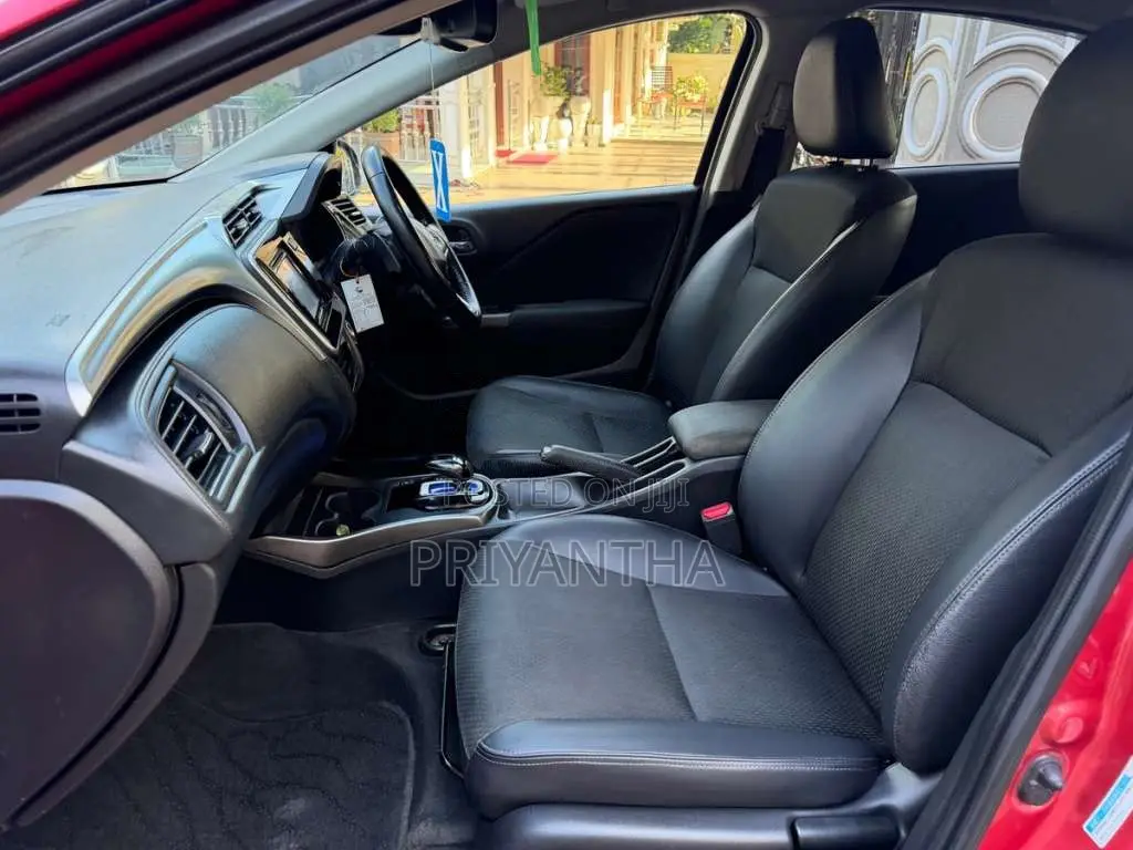 Honda Grace 2017 Car (Used)