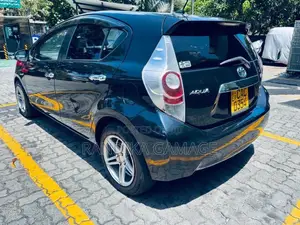Toyota Aqua G Limited 2013 Car (Used)