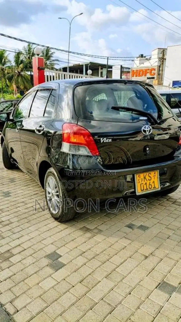 Toyota Vitz 2010 Car (Used)