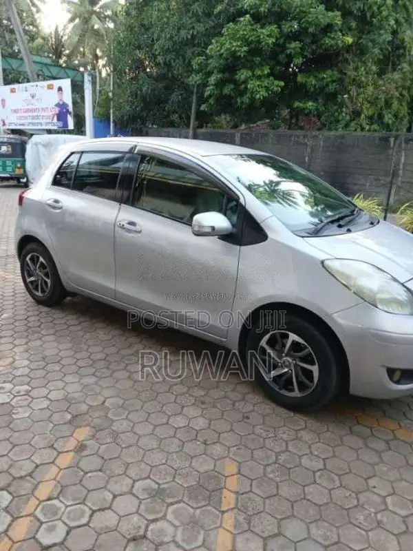 Toyota Vitz 2008 Car (Used)