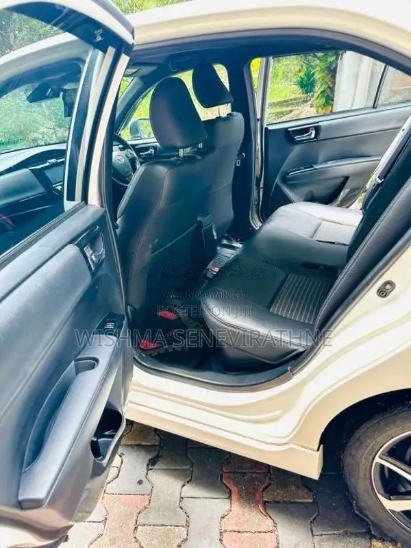 Toyota Axio 2017 Car (Used)