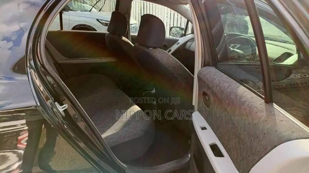 Toyota Vitz 2010 Car (Used)