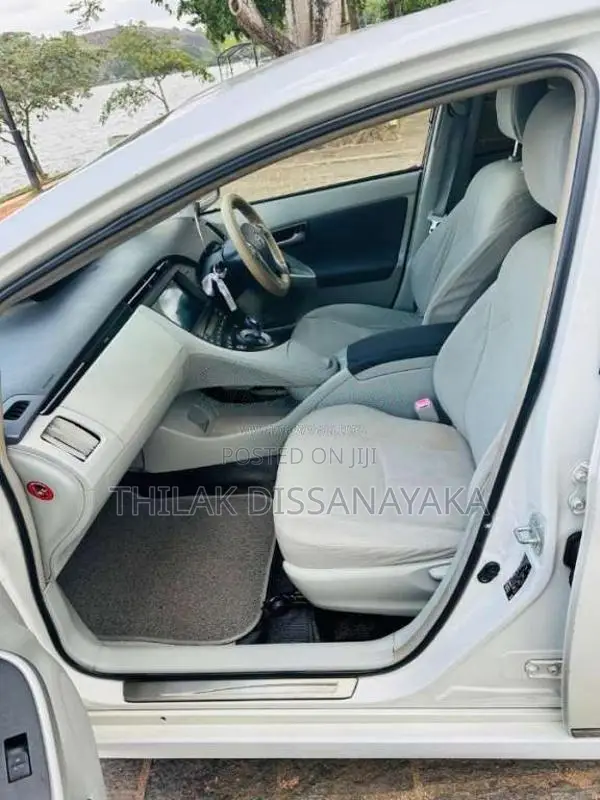 Toyota Prius 2011 Car (Used)