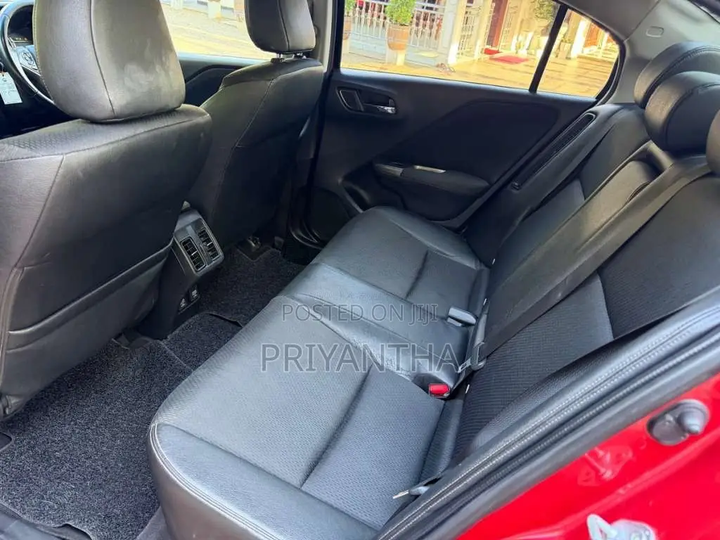 Honda Grace 2017 Car (Used)
