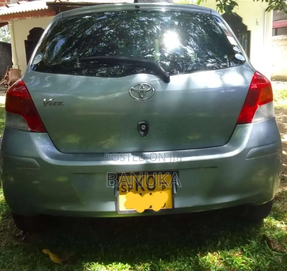 Toyota Vitz 2008 Car (Used)
