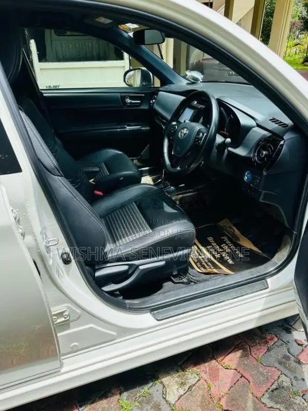 Toyota Axio 2017 Car (Used)