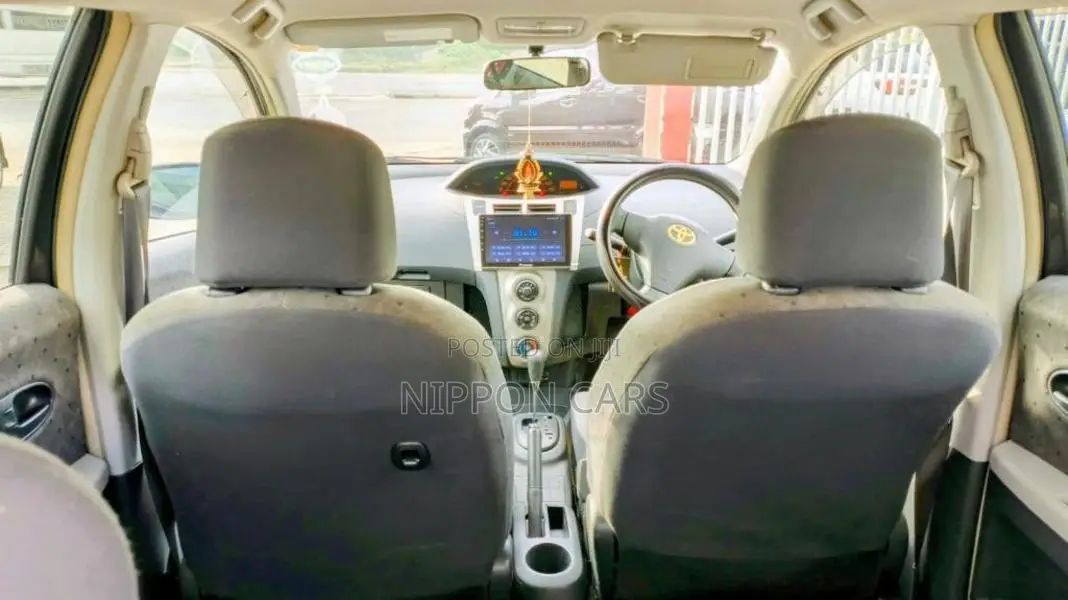 Toyota Vitz 2010 Car (Used)