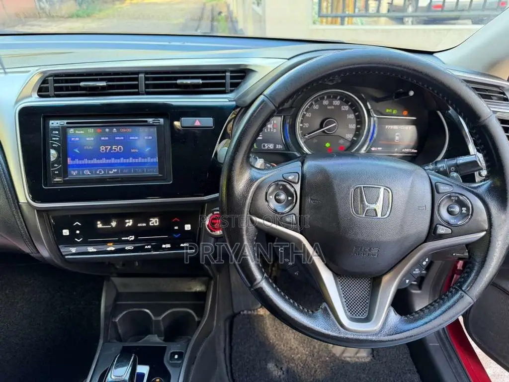 Honda Grace 2017 Car (Used)