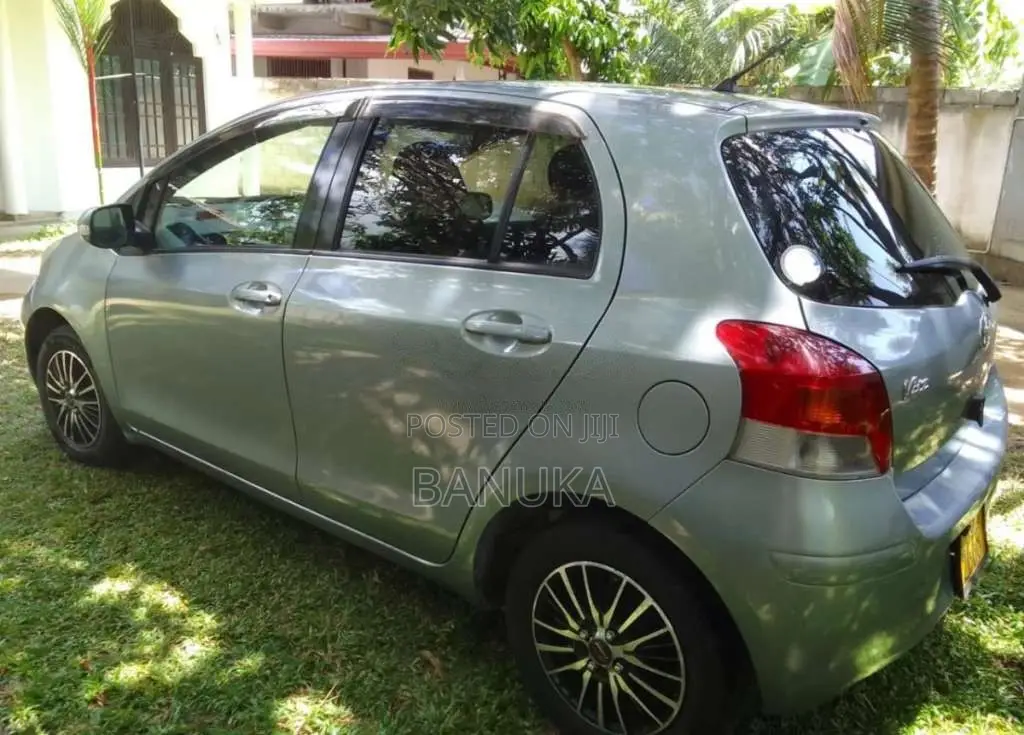 Toyota Vitz 2008 Car (Used)