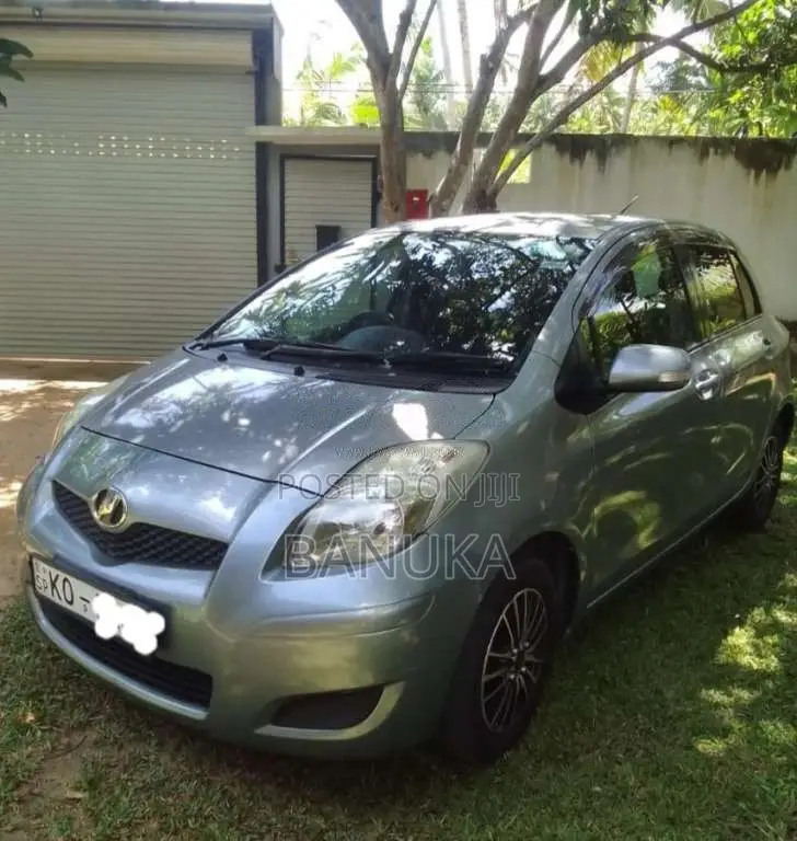 Toyota Vitz 2008 Car (Used)