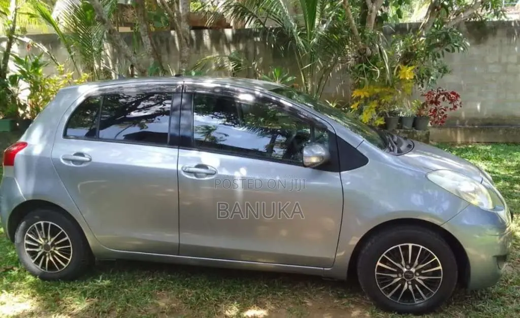 Toyota Vitz 2008 Car (Used)