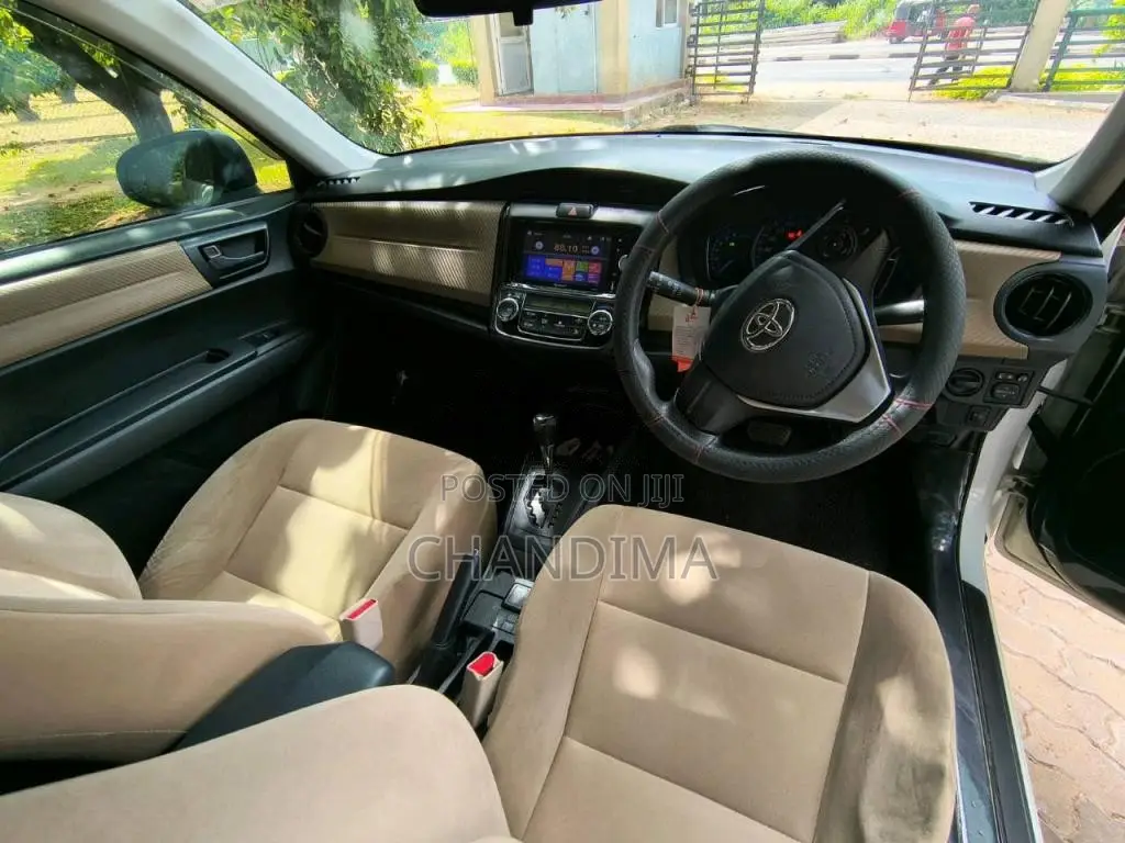 Toyota Axio 2014 Car (Used)