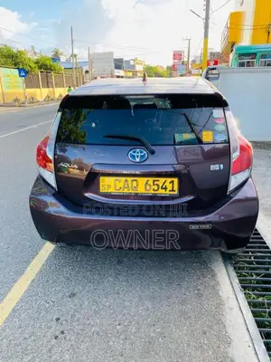 Toyota Aqua 2015 Car (Used)