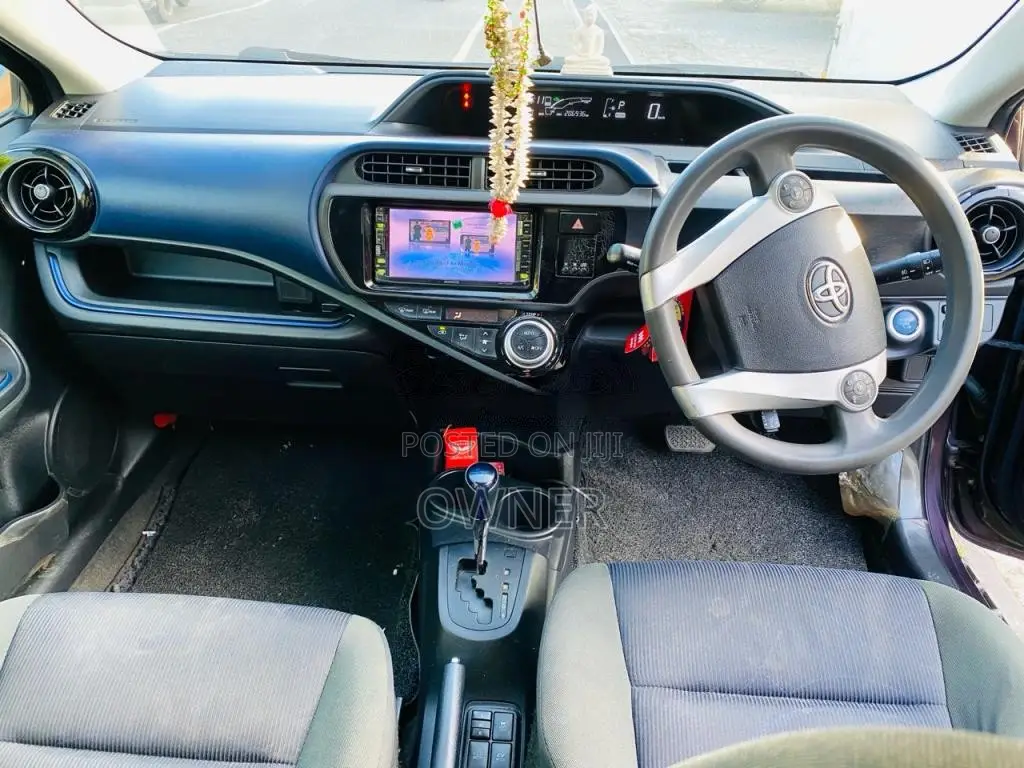 Toyota Aqua 2015 Car (Used)