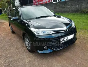 Toyota Axio 2017 Car (Used)