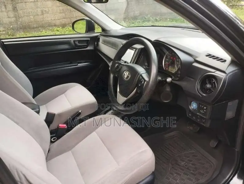 Toyota Axio 2017 Car (Used)