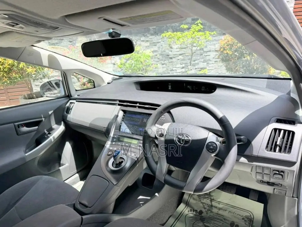 Toyota Prius S Touring 2011 Car (Used)