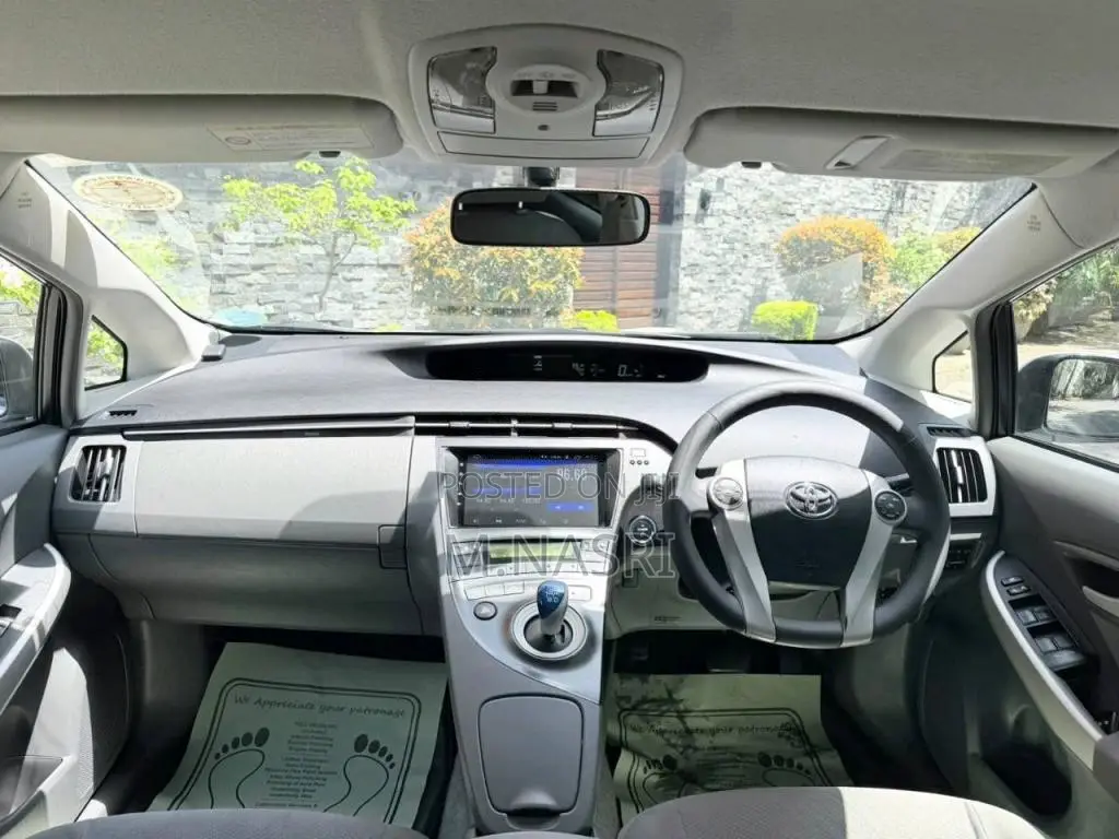 Toyota Prius S Touring 2011 Car (Used)
