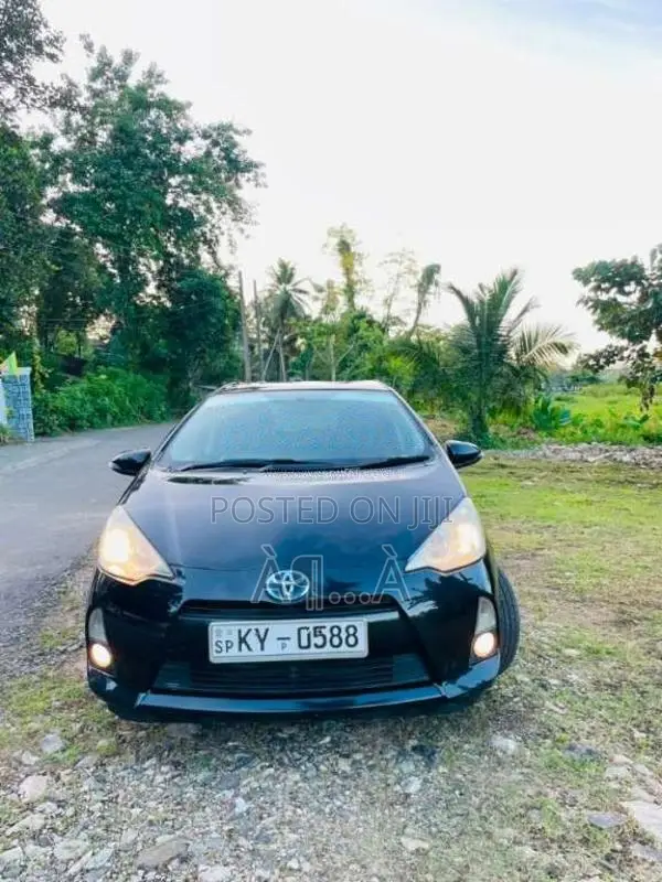 Toyota Aqua G Grade 2013 Car (Used)