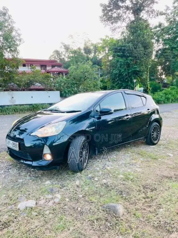 Toyota Aqua G Grade 2013 Car (Used)