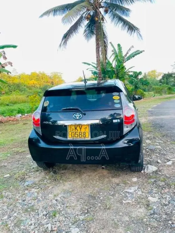 Toyota Aqua G Grade 2013 Car (Used)